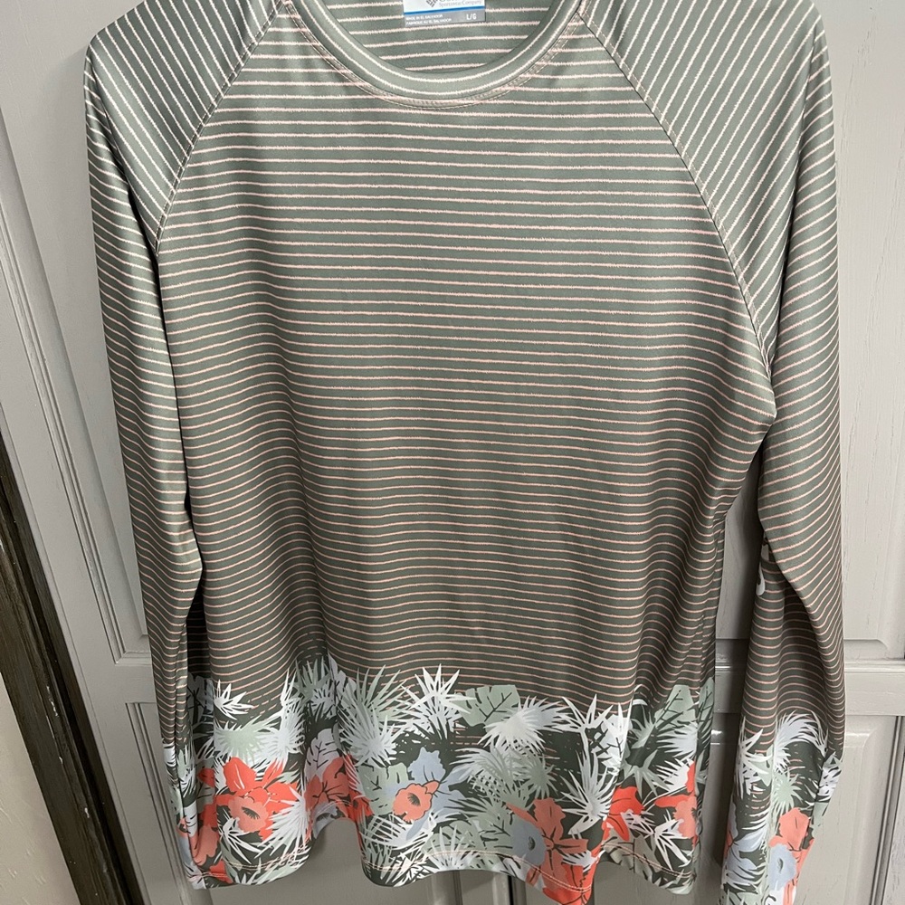 Women’s Columbia shirt